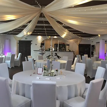 Schwarzes Ross فندق