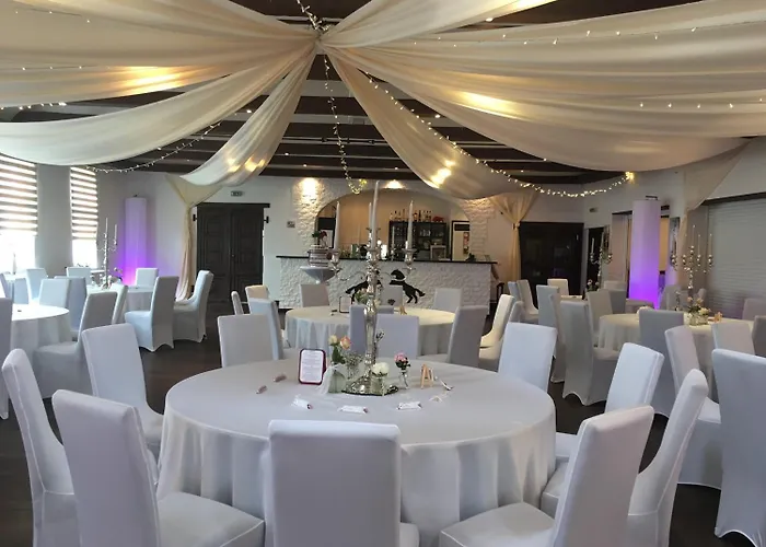 Schwarzes Ross فندق