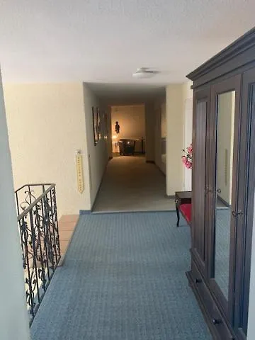 Schwarzes Ross فندق